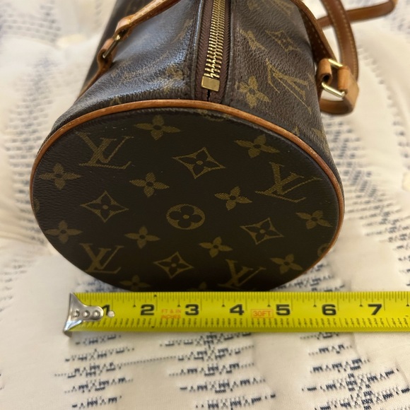 Authentic LOUIS VUITTON
Monogram Papillon - Picture 10 of 11